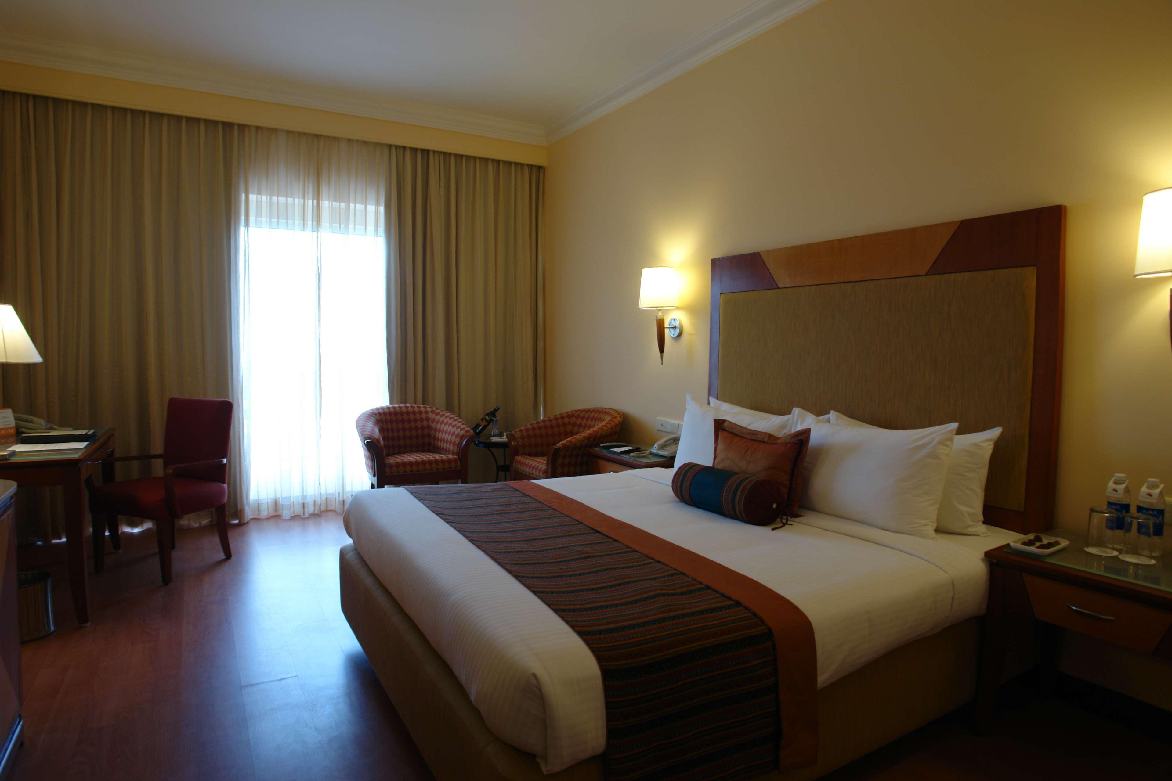 Hotel The Lalit Ashok à Bangalore Extérieur photo