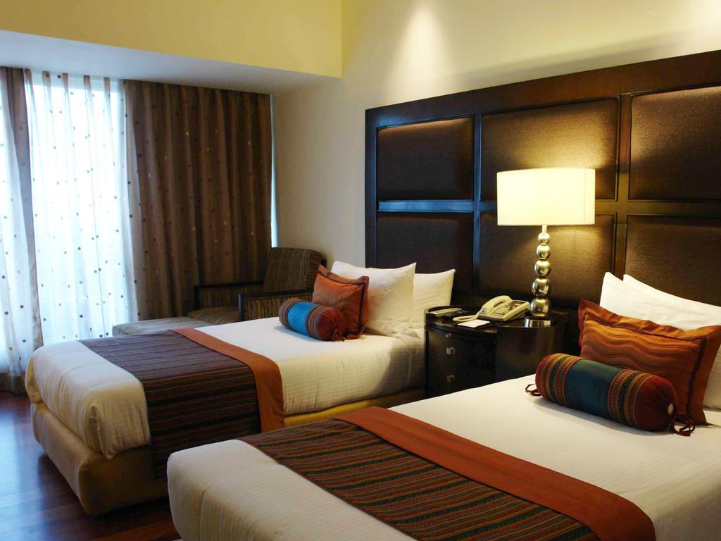 Hotel The Lalit Ashok à Bangalore Extérieur photo