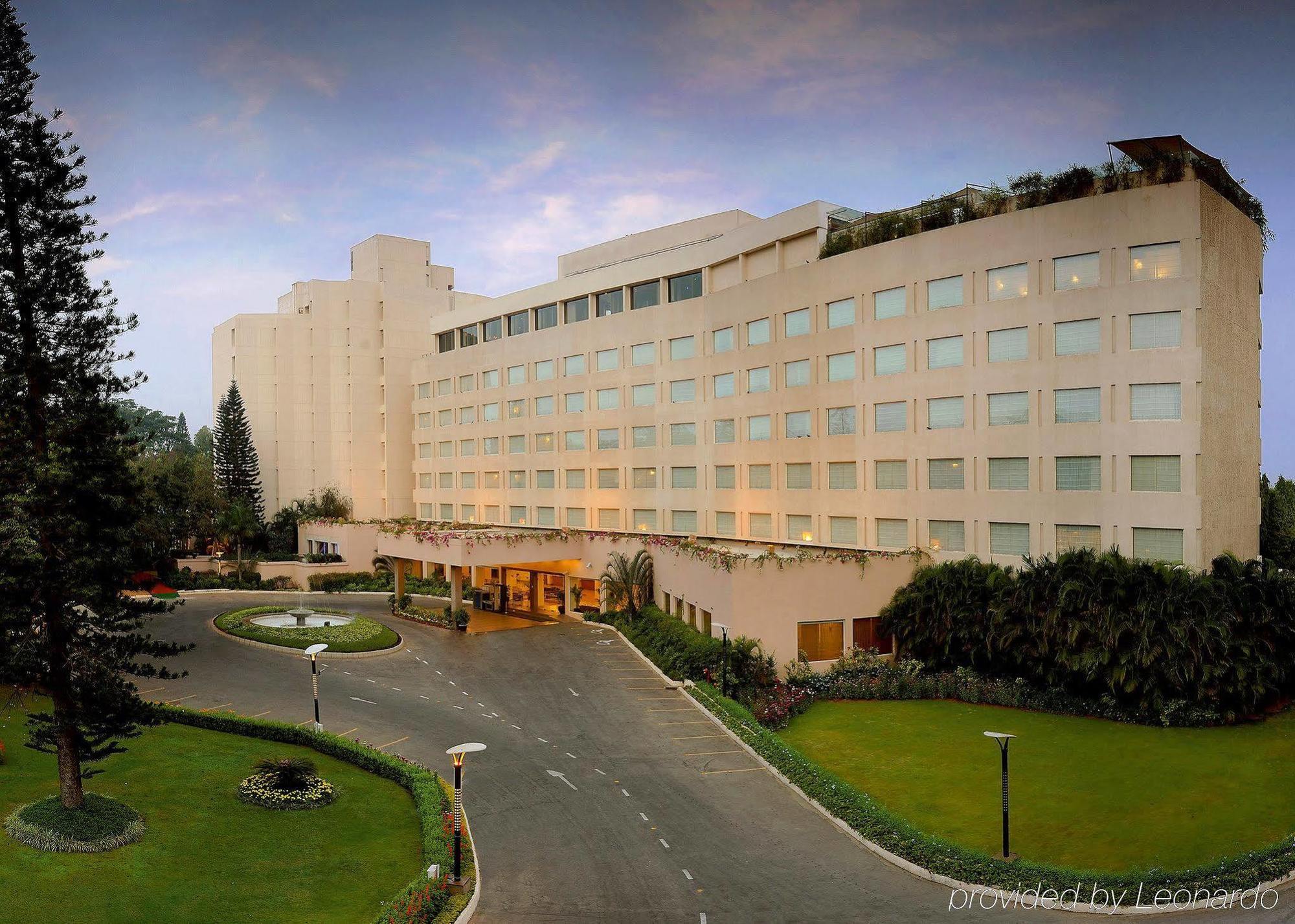 Hotel The Lalit Ashok à Bangalore Extérieur photo